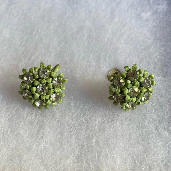 1960s vintage rhinestone and enamel screw back earrings - Picture 2 of 5